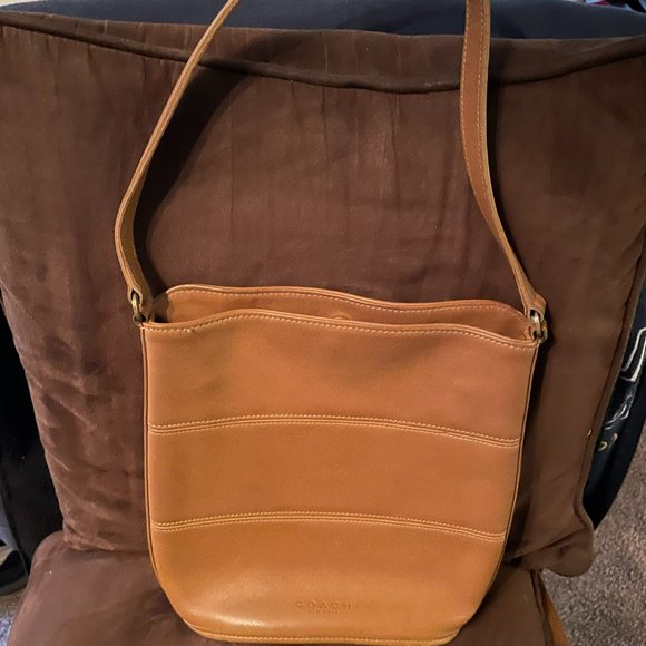 Coach Handbags - Coach 9083 vintage legacy bucket bag shoulder purse light tan leather brown